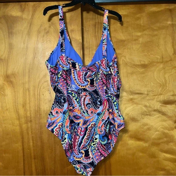 Plus Size Notched Scoop-Neck One-Piece Swimsuit - Picture 5 of 7